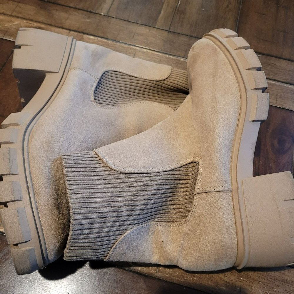 Sincerely Jules Chunky Beige Suede Chelsea Boots size 39